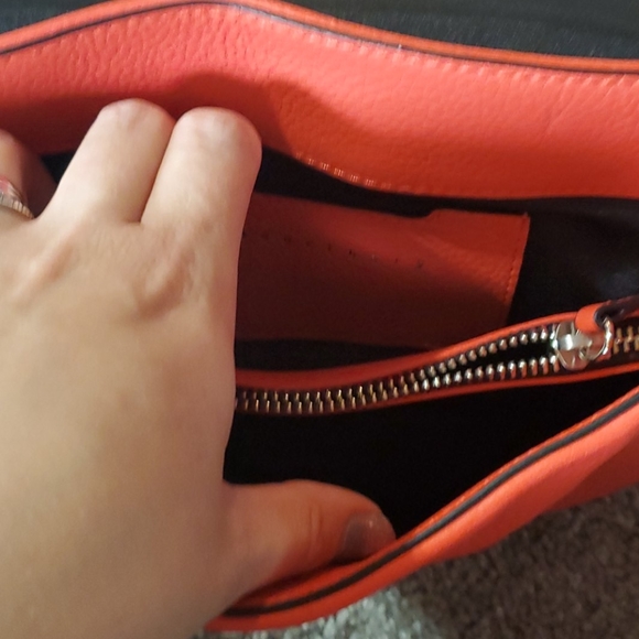 Sanctuary  "hero" poppy colored crossbody - Picture 4 of 4